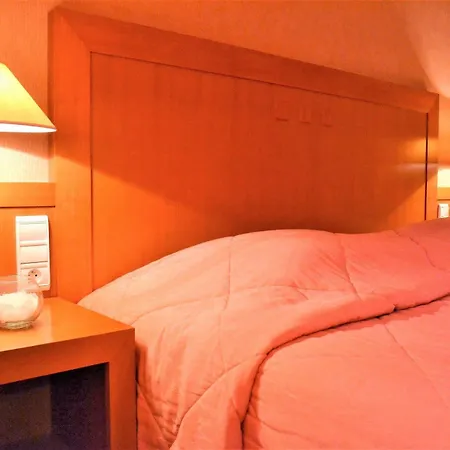 Aux Chants Des Oiseaux 3*