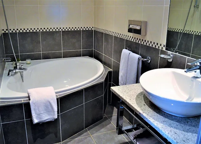 Aux Chants Des Oiseaux Hotel